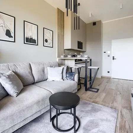 Shellter, Sun & Snow Lejlighed