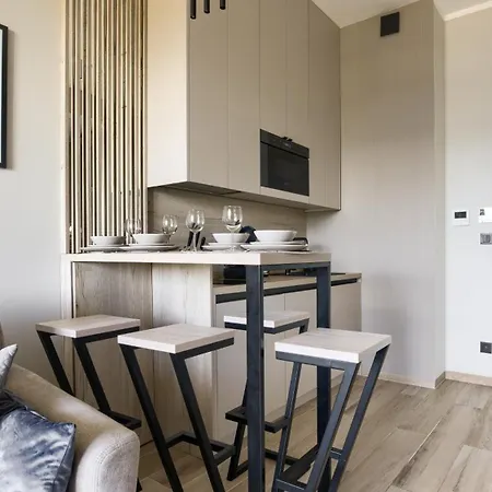 Shellter, Sun & Snow